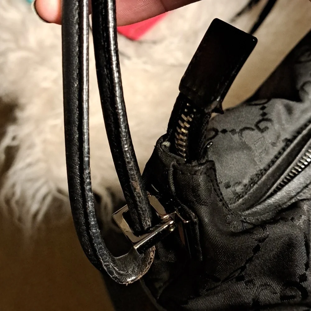 Gucci GG Canvas Shoulder Bag with COA EUC - Picture 17 of 17